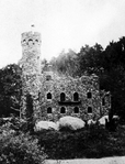 Burg mit Burgturm im Killisch von Horn-Park in Pankow, um 1900