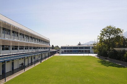 Cómo llegar a Lycée Antoine de Saint-Exupéry en transporte público - Sobre el lugar