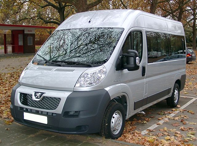 File:Peugeot Boxer front 20071108.jpg - Wikimedia Commons