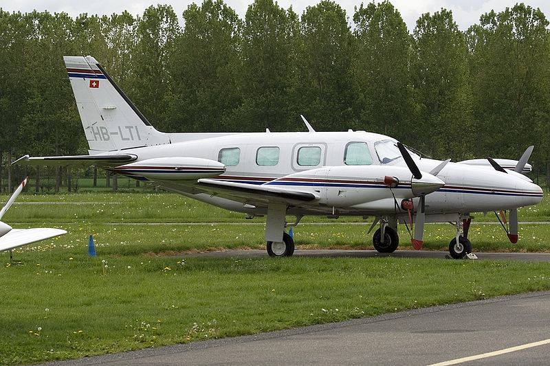 File:Piper PA-31T Cheyenne II Symbios Orthopedie, LSGY Yverdon-les-Bains, Switzerland PP1242391128.jpg