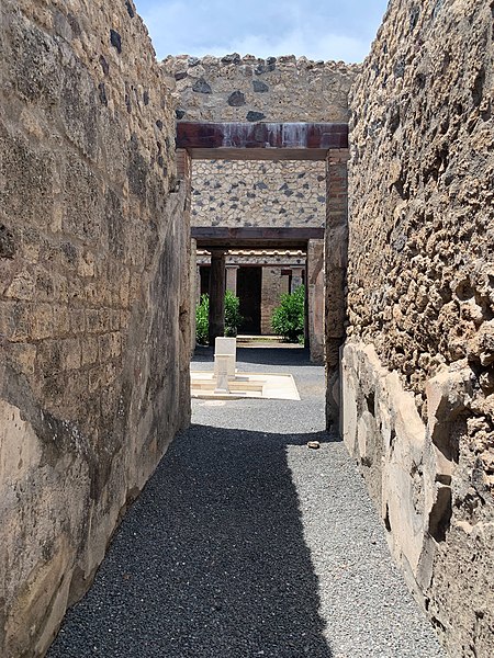 File:Pompei 17 20 21 486000.jpeg