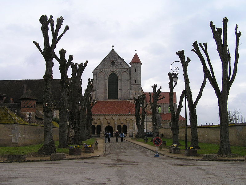 File:Pontigny abbey front.jpg