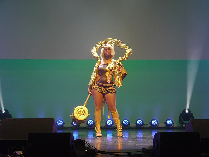 File:Présélections Françaises EuroCosplay - Nocturne - Mang'Azur 2014 - P1830140.jpg