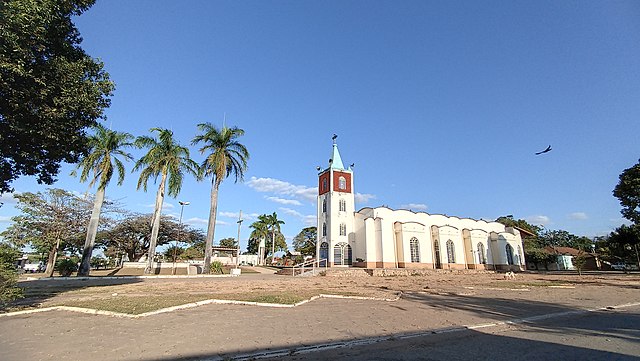 Praça e Igreja Matriz Santa Barbara