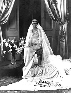 <span class="mw-page-title-main">Wedding dress of Princess Marina of Greece and Denmark</span> Dress worn by Princess Marina of Greece and Denmark at her wedding to Prince George in 1934