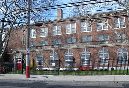 How to get to Port Richmond High School with public transit - About the place