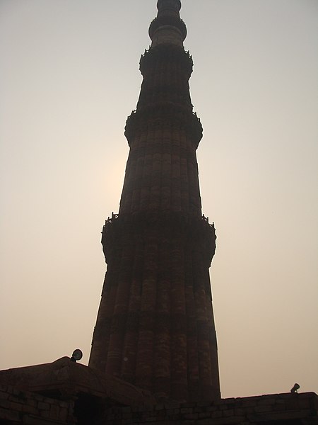 File:Qutub minar during sunset.JPG