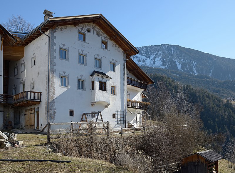 File:Rabans Hof Sankt Peter Lajen Südfassade.jpg