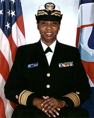 <span class="mw-page-title-main">Evelyn J. Fields</span> Former NOAA Corps Director