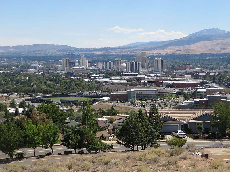 Soubor:Reno North of University of Nevada (21154603028).jpg