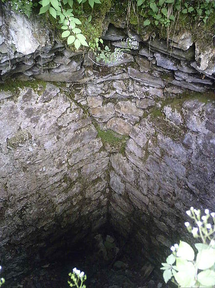 further ruins of the castle Ruine Hohenburg Lenggries.JPG