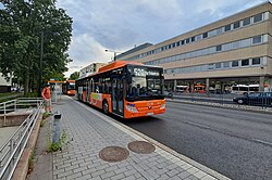 Helsingin seudun joukkoliikenteen runkolinjan 520 bussi Vantaan Myyrmäessä.