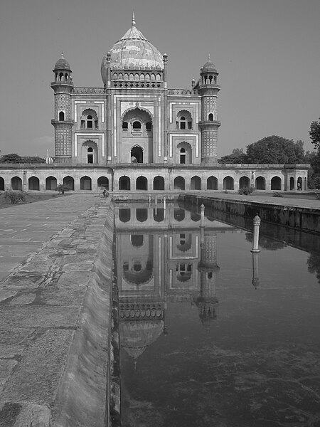 File:SAFDARJUNG TOMB, BACK ELEVATION.jpg