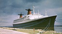 SS France moored in Le Havre, 1978.jpg