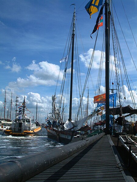 File:Sail Amsterdam 2010 Sail-in (093d).JPG