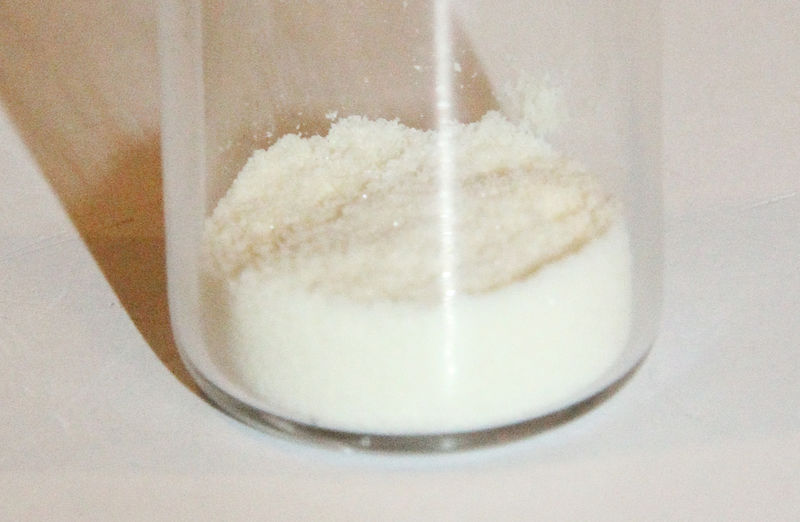 File:Sample of Sulphanilic acid.jpg