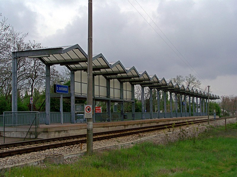 File:San Gottardo fermata pensilina 20120415.JPG