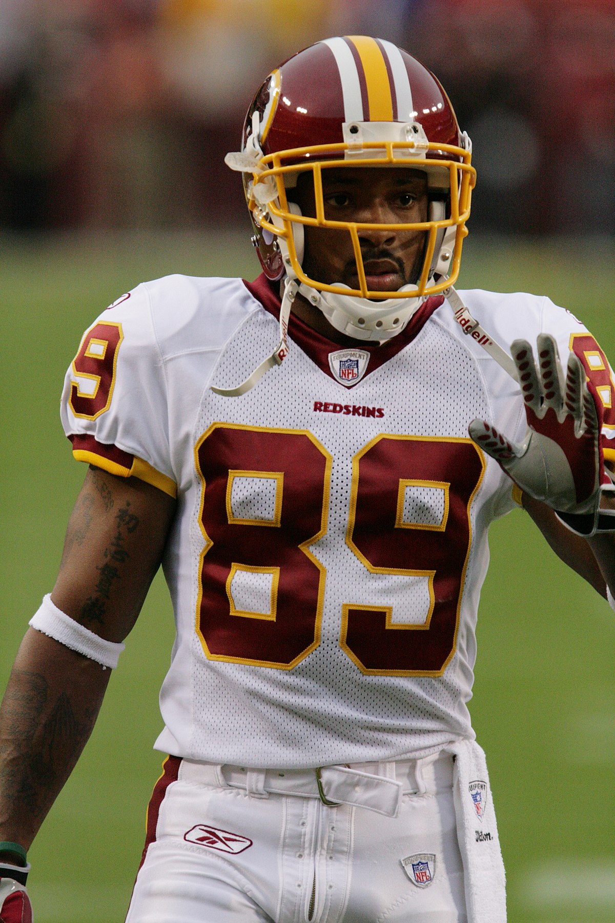 Washington Redskins sign WR Williams, place WR Davis on IR 