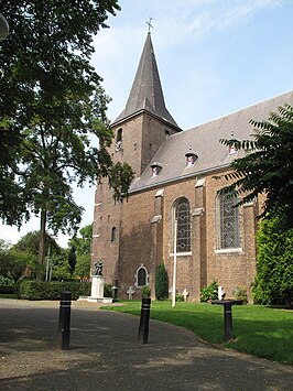 De 17e-eeuwse kerk H.H. Petrus en Paulus in het dorpscentrum van Schaesberg, 2009