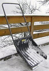 Modern snow sled shovel Schneewanne01.jpg