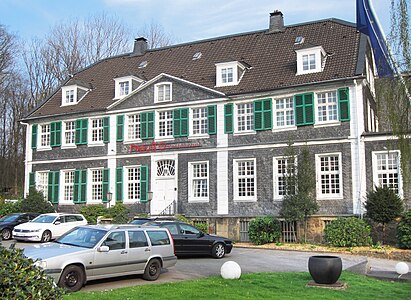 Brunnenstraße 28 (zugehörig: Seitenflügel), Hotel (einst: „Haus Friedrichsbad”)