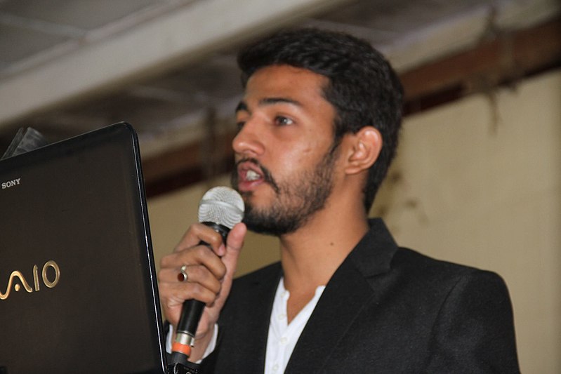 File:Shubham Singh speaking at an conference.jpg