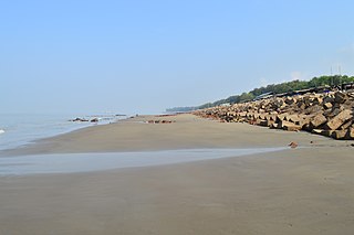 Side view of Patenga sea beach (10).jpg