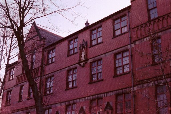 St Regis Building, Wellington Road