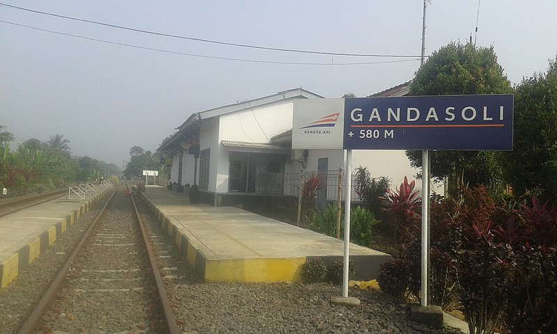 File:Stasiun gds sisi timur.jpg