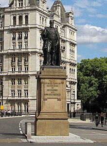 Statue af hertugen af ​​Devonshire i Whitehall (beskåret) .jpg