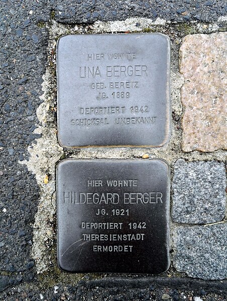 File:Stolpersteins Lina Berger, Hildegard Berger, Büttgasse 14, Bornheim.jpg