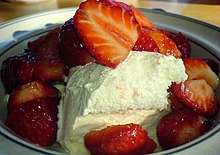 Fraises avec glace vanille