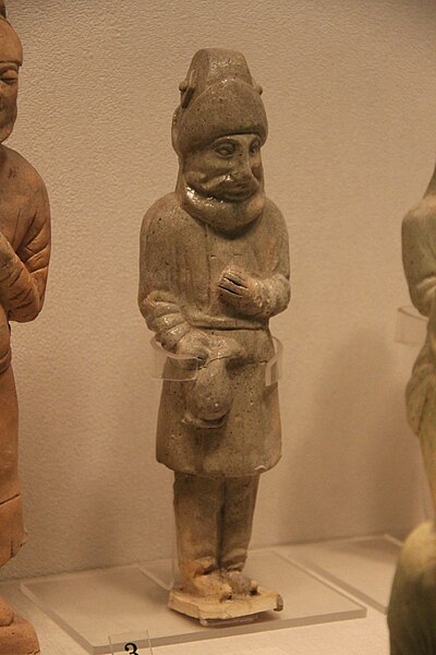 File:Tang Pottery Figure (14134292316).jpg