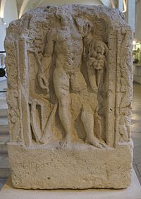 Teutatès sur une base de colonne, Musée Saint-Remi de Reims.