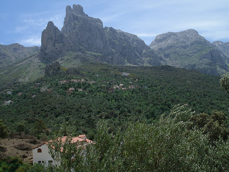 Fichier:Thaletat, Mont du Djurdjura, Algérie.jpg