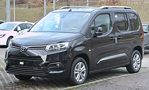 File:2018 Peugeot Rifter Allure BlueHDi 1.6.jpg - Wikipedia