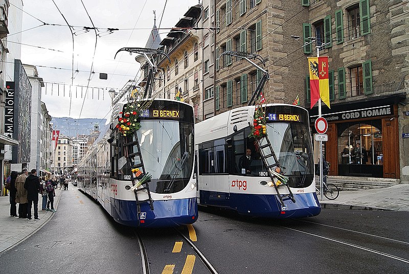 File:Trams de Genève (Suisse) (6488062341) (2).jpg