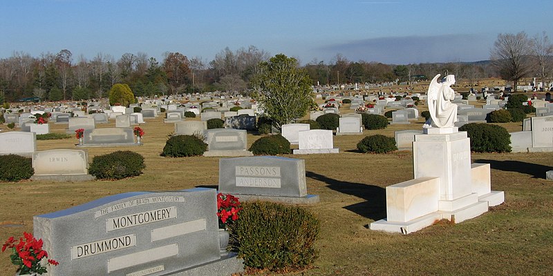 File:Tuscaloosa Memorial Park - panoramio.jpg