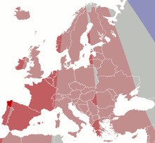 Difference between sun time and clock time during daylight saving time:
1h +- 30 min behind
0h +- 30m
1h +- 30 m ahead
2h +- 30 m ahead
3h +- 30 m ahead Tzdiff-Europe-summer.png