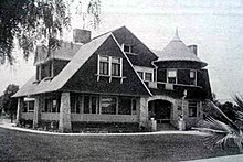 A photograph of a large house in Pasadena in 1899