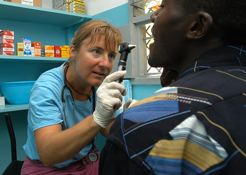 File:US Navy 060916-N-1328C-276 United States Army Capt. Gwynne Kinley, assigned to the 96th Civil Affairs Battalion from Hilton Head, S.C., exams patients during a Medical Civic Action Program (MEDCAP) visit to Hindi, Kenya.jpg