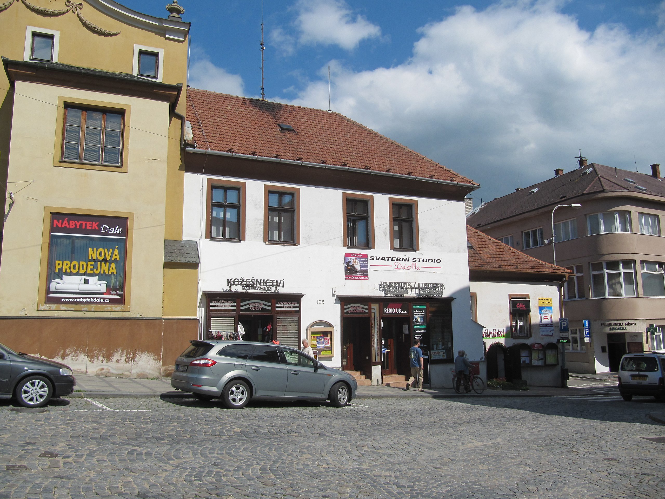 File:Uherský Brod, Masarykovo náměstí 105.jpg - Wikimedia Commons