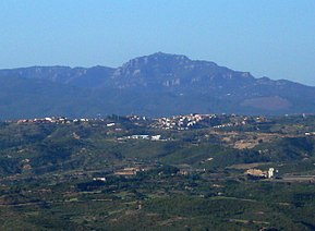 Ullastrell com Sant Llorenç del Munt ao fundo