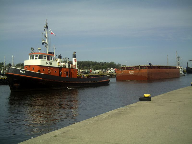 File:Ustka - harbour.jpg