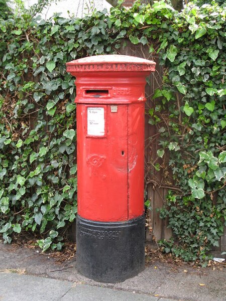 File:Victorian postbox, Belvedere Grove, SW19 - geograph.org.uk - 900513.jpg