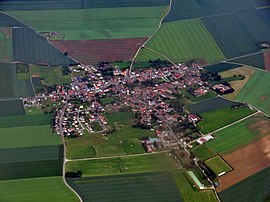 Een luchtfoto van Méry-la-Bataille