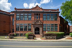 Washington Street Sekolah Hartford, Connecticut.jpg