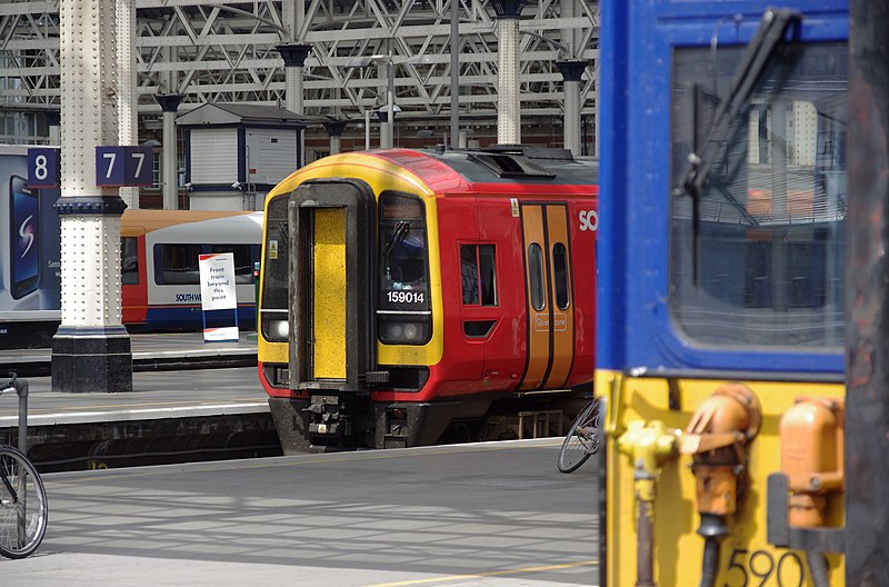 File:Waterloo station MMB 17 159014 455903.jpg