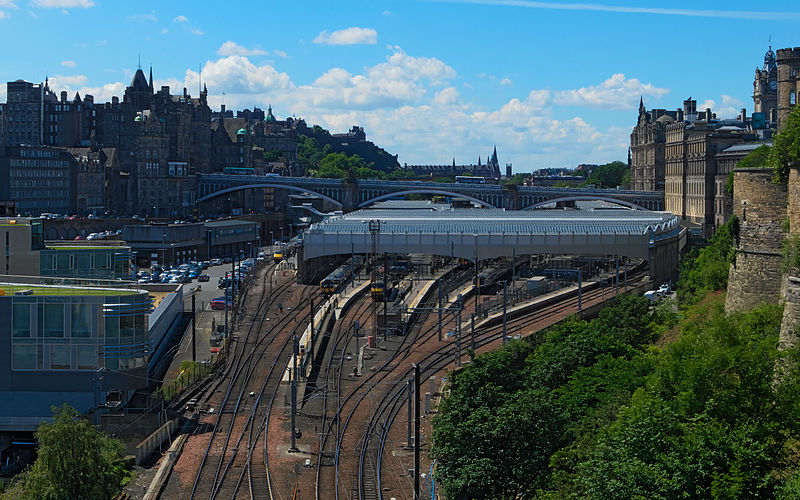 File:Waverley and Edinburgh skyline June 2014.jpeg