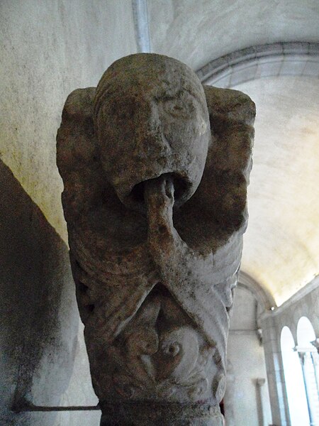 File:Wedge-Shaped Capital Man Face with Foliage Springing from Mouth Terminal Romanesque Apulia South Italy The Met Cloisters in Gallery 03.jpg